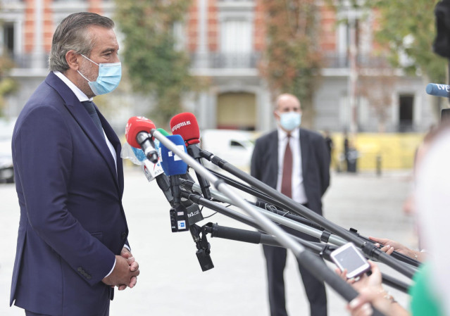 Archivo - El consejero de Presidencia, Justicia e Interior, Enrique López, ofrece declaraciones a los medios de comunicación a la salida del Tribunal Supremo, donde hoy se ha celebrado la apertura del Año Judicial 2020-2021, a 6 de septiembre de 2021, en