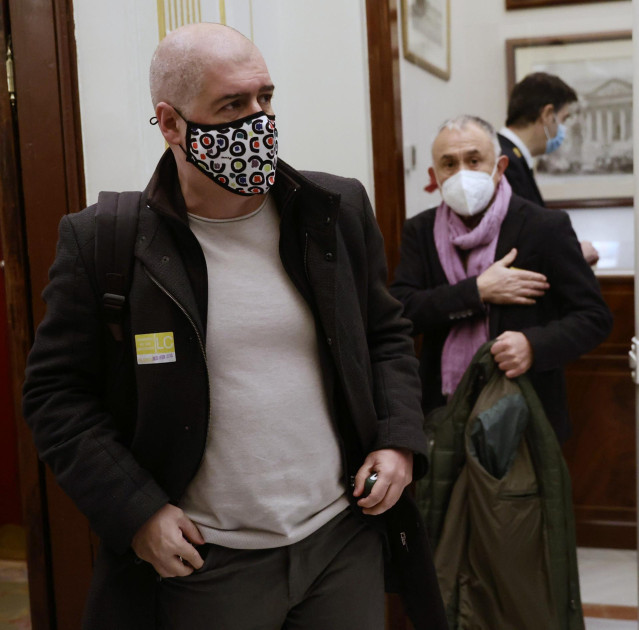 El secretario general del sindicato CCOO, Unai Sordo (i), y el secretario general de UGT, Pepe Álvarez, en una imagen de archivo