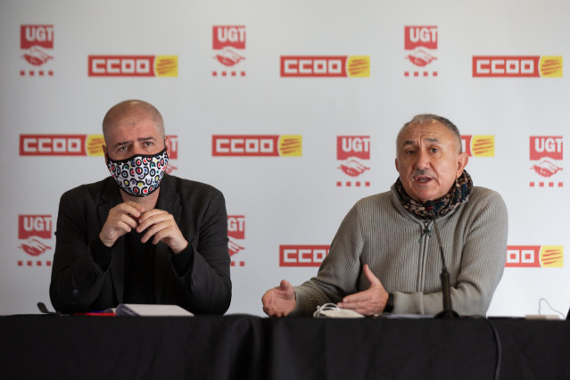 El secretario general de CCOO, Unai Sordo (izda), y el secretario general de UGT, Pepe Álvarez (dcha), en una imagen de archivo