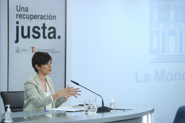 La ministra Portavoz y de Política Territorial, Isabel Rodríguez, en una rueda de prensa posterior a una reunión del Consejo de Ministros, en La Moncloa, a 8 de febrero de 2022, en Madrid (España).