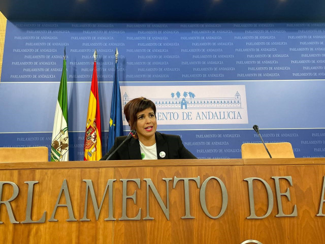 La portavoz de Adelante Andalucía, Teresa Rodríguez, en rueda de prensa.