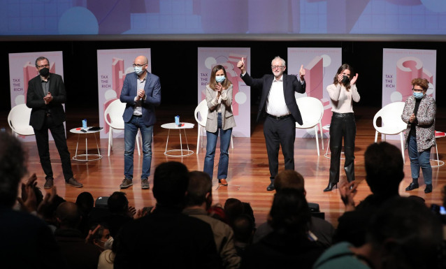(I-D) El presidente de los técnicos de Hacienda (Gestha), Carlos Cruzado; el secretario de Economía de Podemos y secretario de Estado de Derechos Sociales, Nacho Álvarez; la secretaria general de Podemos y ministra de Derechos Sociales y Agenda 2030, Ione