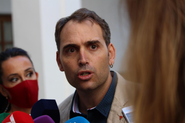 El coordinador general de IU Andalucía y portavoz de Unidas Podemos por Andalucía, Toni Valero, en una foto de archivo.
