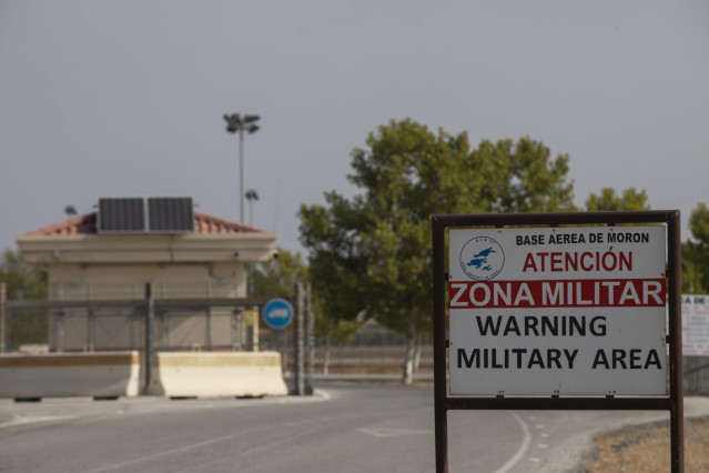Archivo - Exterior de la base militar de Morón