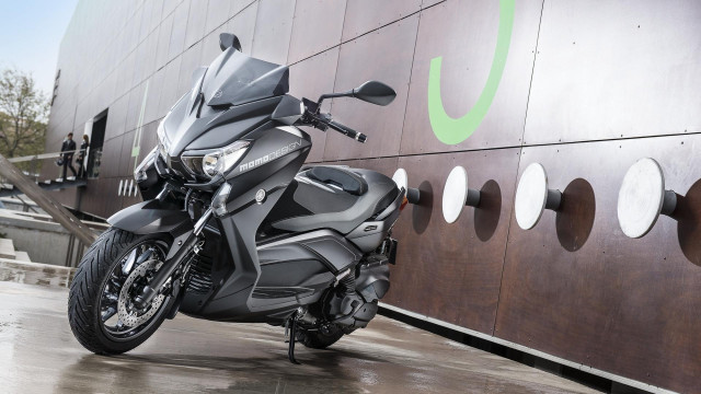 Archivo - Yamaha X-Max 400 MOMO Design