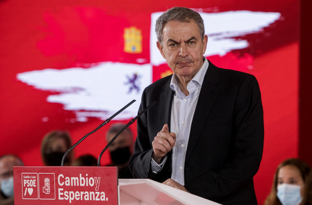 El expresidente del Gobierno José Luis Rodríguez Zapatero participa en un acto de campaña en Burgos.