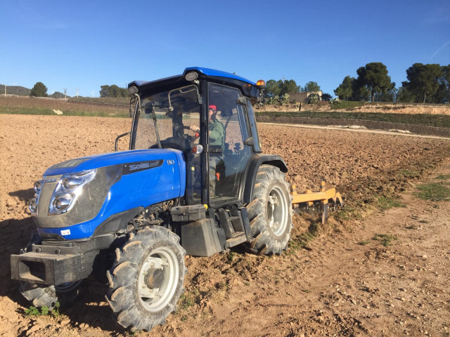 Archivo - Imagen de recurso de un tractor