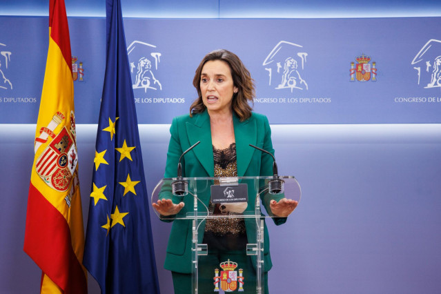 La portavoz del Grupo Popular en el Congreso, Cuca Gamarra, da una rueda de prensa tras una sesión plenaria en el Congreso de los Diputados, a 3 de febrero de 2022, en Madrid (España).