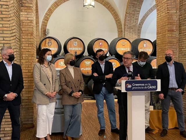 El eurodiputado del PP Juan Ignacio Zoido, este sábado en Jerez de la Frontera (Cádiz) en un acto contra la consideración del vino y otras bebidas como 