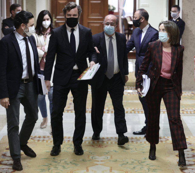 Archivo - El portavoz adjunto del PP Guillermo Mariscal, el portavoz de Vox, Iván Espinosa de los Monteros; el diputado de Vox, Ignacio Gil Lázaro, y la portavoz parlamentaria del PP, Cuca Gamarra, a su llegada una Junta de Portavoces en el Congreso