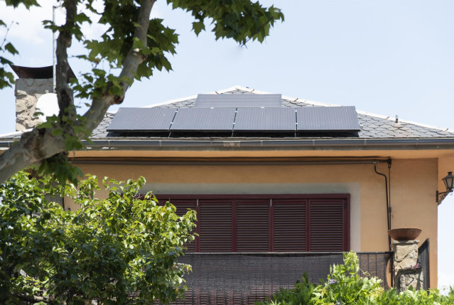 Archivo - Paneles solares