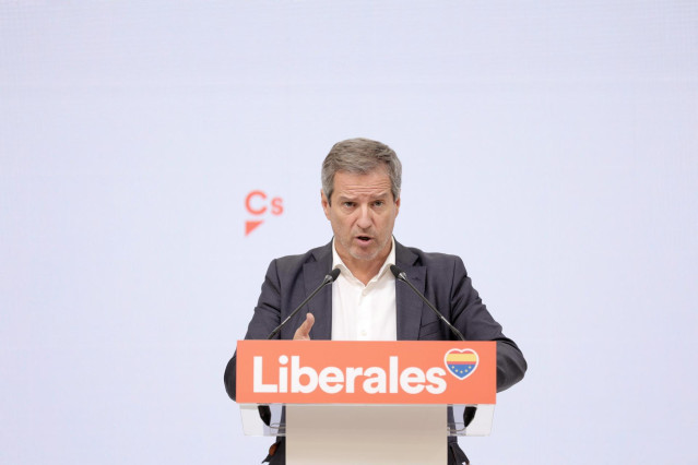 Archivo - El vicesecretario general de Ciudadanos y coordinador Autonómico y Portavoz del Grupo Parlamentario de Ciudadanos en las Cortes de Aragón, Daniel Pérez, ofrece una rueda de prensa, a 20 de septiembre de 2021, en Madrid, (España).