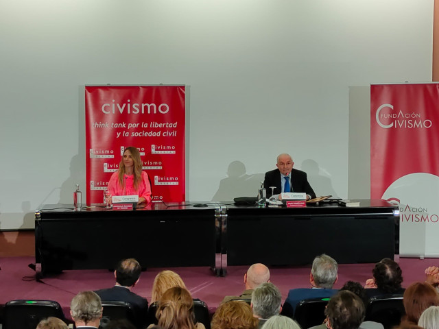 Álvarez de Toledo, durante la presentación del libro
