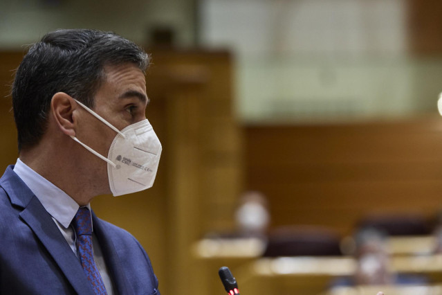 Archivo - El presidente del Gobierno, Pedro Sánchez, interviene en una Sesión de Control en el Senado, a 21 de diciembre de 2021, en Madrid (España). El Senado celebra su última sesión plenaria del año, en la que previsiblemente, se aprobarán los Presupue