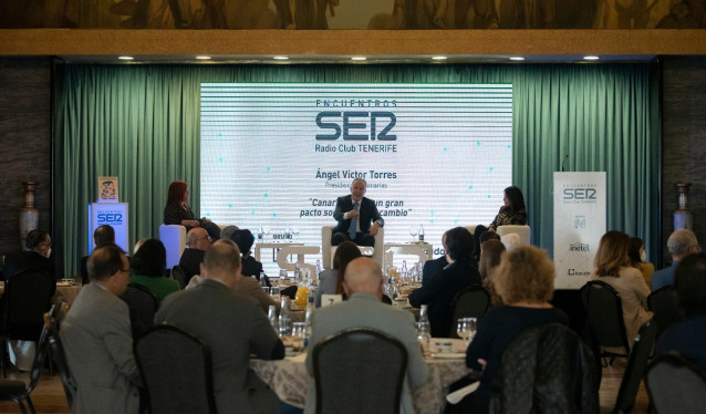 El presidente de Canarias, Ángel Víctor Torres, interviene en un nuevo Encuentro SER