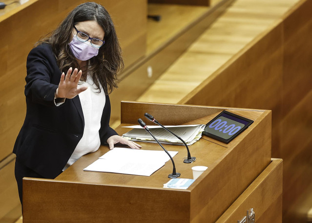 La vicepresidenta de la Generalitat, Mónica Oltra, comparece en Les Corts en imagen de archivo