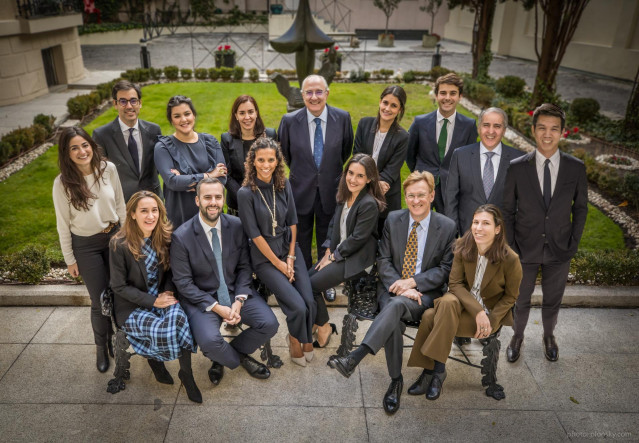 Archivo - Equipo de profesionales de Asterion