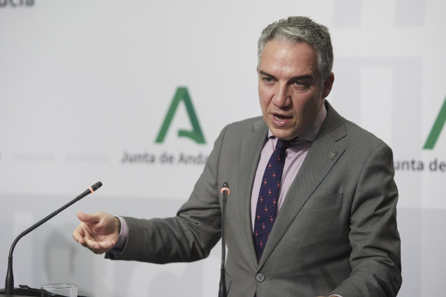 El consejero de Presidencia, Elías Bendodo, durante la rueda de prensa tras el Consejo de Gobierno Andaluz en el Palacio de San Telmo, a 15 de febrero de 2022 en Sevilla (Andalucía, España)