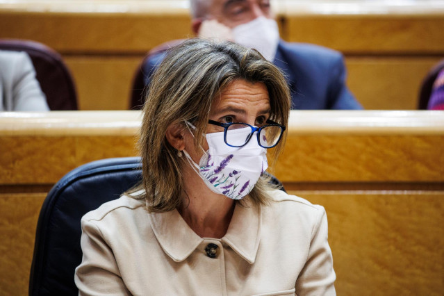 La vicepresidenta tercera y ministra para la Transición Ecológica y el Reto Demográfico (MITECO), Teresa Ribera, en un pleno en el Senado