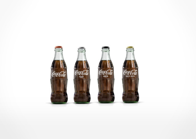 Archivo - Coca Cola botellas de vidrio
