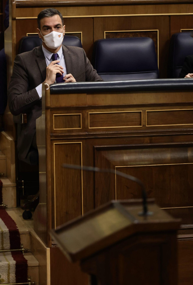 El presidente del Gobierno, Pedro Sánchez, en una sesión plenaria en el Congreso