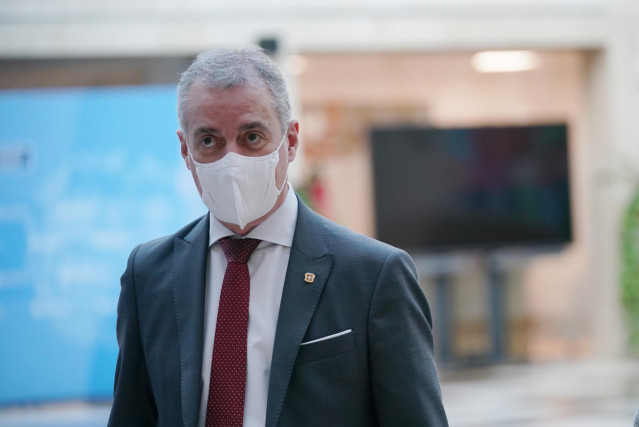 Archivo - El Lehendakari, Iñigo Urkullu, a su llegada a la reunión del Comité Asesor del Plan de Protección Civil de Euskadi (LABI)