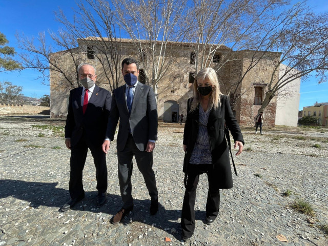 El presidente de la Junta de Andalucía, Juanma Moreno, visita Málaga.