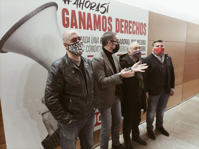 Los secretarios generales de CCOO, Unai Sordo, y UGT, Pepe Álvarez, junto a los responsables en C-LM de CCOO, Paco de la Rosa, y UGT, Luis Manuel Monforte, en un acto en Toledo.