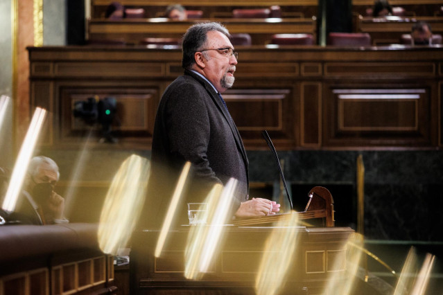 El diputado de Foro Asturias en el Congreso de los Diputados Isidro Martínez Oblanca interviene en una sesión plenaria, en el Congreso de los Diputados, a 1 de febrero de 2022, en Madrid (España).