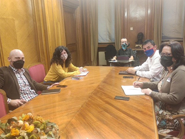 El portavoz de Unidas Podemos en el Congreso, Pablo Echenique, y los diputados del grupo confederal Txema Guijarro y Sofía Castañón se reúnen con representates de la Unión de Profesionales y Trabajadores Autónomos (UPTA).