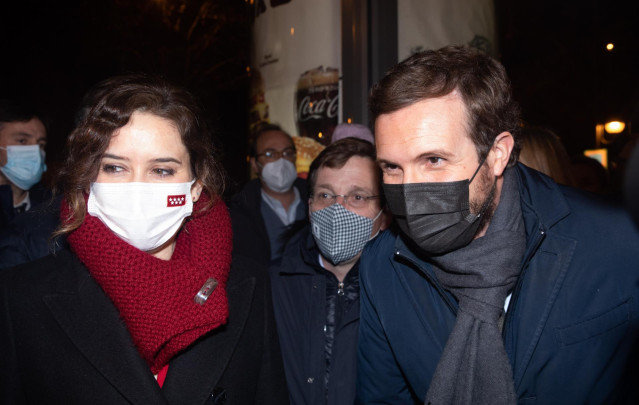La presidenta de la Comunidad de Madrid, Isabel Díaz Ayuso; y el presidente del PP, Pablo Casado.