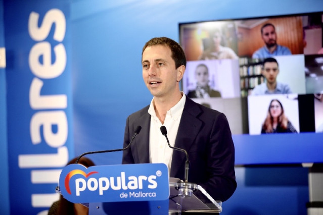 Archivo - El portavoz del Grupo Popular en el Consell de Mallorca, Llorenç Galmés.