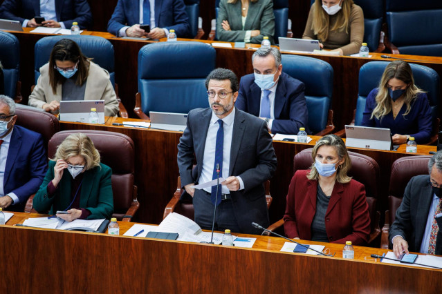 El consejero de Economía, Hacienda y Empleo de la Comunidad de Madrid, Javier Fernández-Lasquetty, en una sesión plenaria.