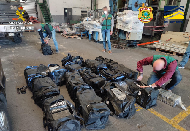 Operación de la Guardia Civil contra un entramado que introducía cocaína procedente de Brasil por el puerto de Barcelona