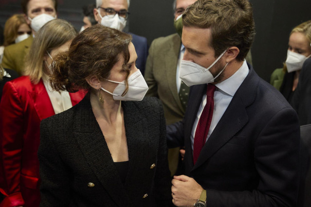La presidenta de la Comunidad de Madrid, Isabel Díaz Ayuso, y el presidente del Parido Popular, Pablo Casado.