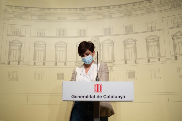 La ministra Portavoz y de Política Territorial, Isabel Rodríguez, en una rueda de prensa posterior a una reunión en el Palau de la Generalitat, a 18 de febrero de 2022, en Barcelona, Catalunya (España). Este es el segundo encuentro de este organismo desde
