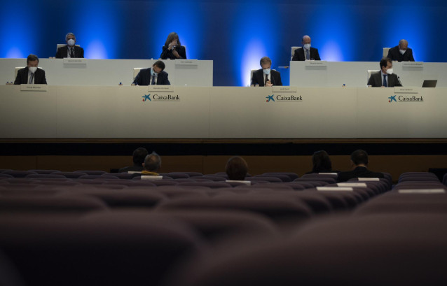 Archivo - Junta Extraordinaria de Caixabank celebrada este jueves en el Palacio de Congresos de Valencia, Comunidad Valenciana (España), a 3 de diciembre de 2020.