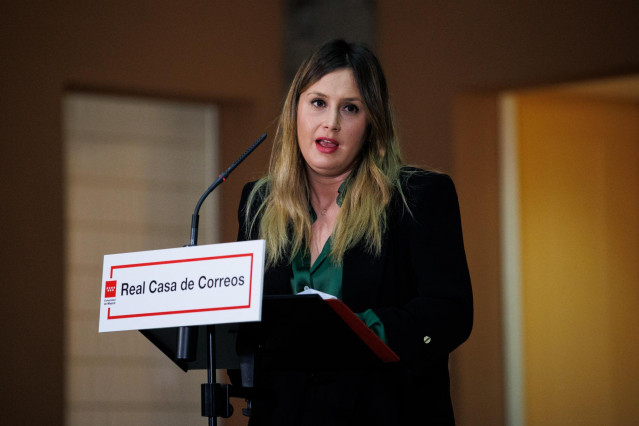 La abogada y activista por el Derecho a la Vivienda, Alejandra Jacinto, comparece tras una reunión en la Real Casa de Correos, sede de la Presidencia de la Comunidad de Madrid, a 25 de enero de 2022, en Madrid (España).
