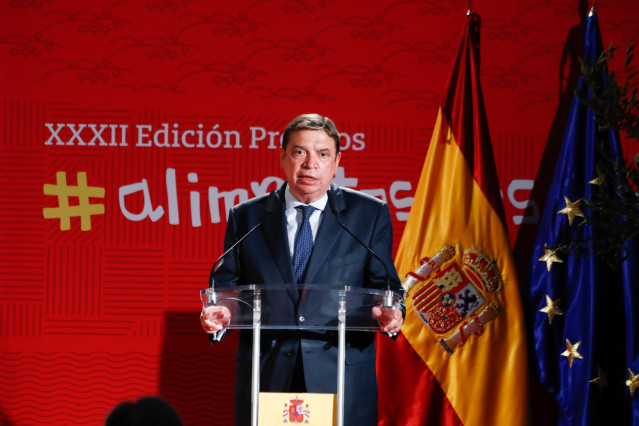 Archivo - El ministro de Agricultura, Pesca y Alimentación, Luis Planas,