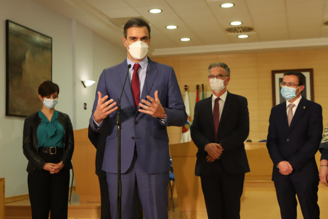 El presidente del Gobierno, Pedro Sánchez, en su visita a Don Benito y Villanueva de la Serena tras la consulta popular para la fusión de ambas localidades