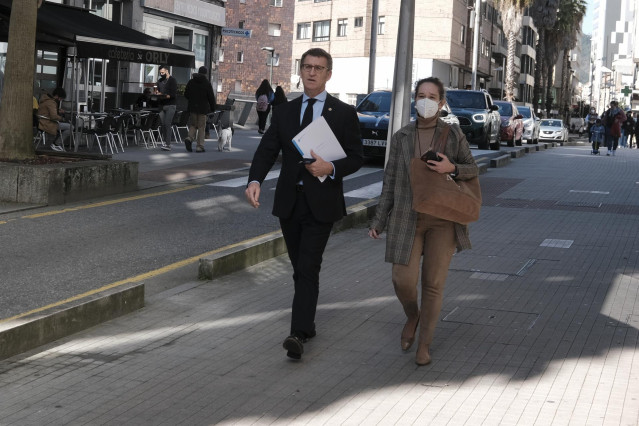 El presidente de la Xunta de Galicia, Alberto Núñez Feijóo y la secretaria de medios de la Xunta de Galicia, Mar Sánchez.