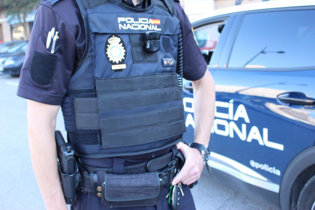 Un agente de la Policía Nacional.