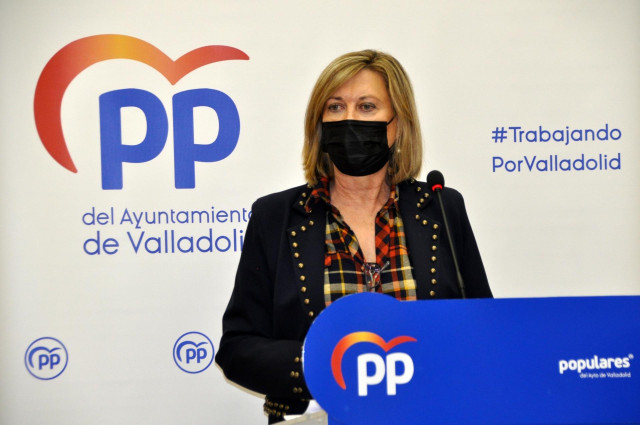 La presidenta del Grupo Municipal Popular de Valladolid, Pilar del Olmo, durante la rueda de prensa.