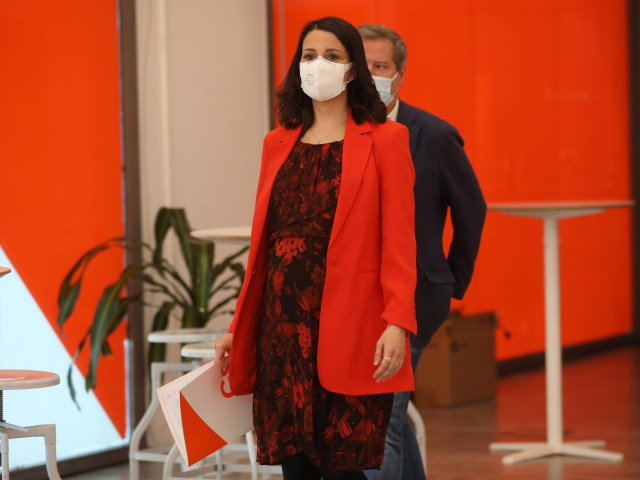 La líder de Cs, Inés Arrimadas, comparece tras una reunión del Ejecutivo de Ciudadanos.