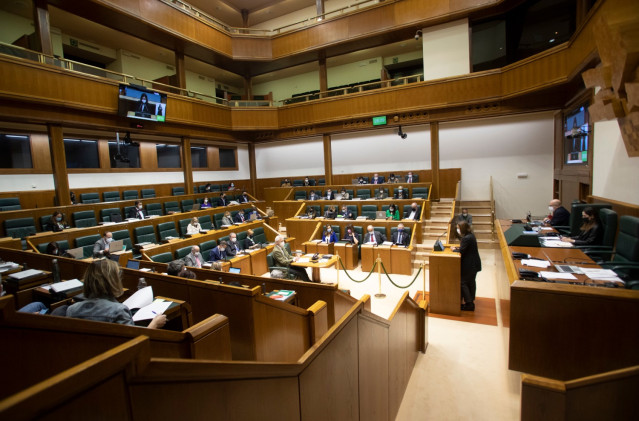 Archivo - Pleno del Parlamento Vasco