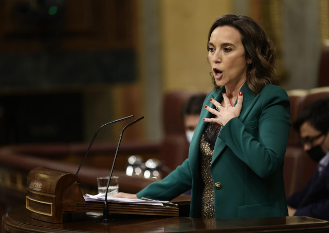 La portavoz parlamentaria del PP, Cuca Gamarra, interviene en una sesión plenaria en el Congreso