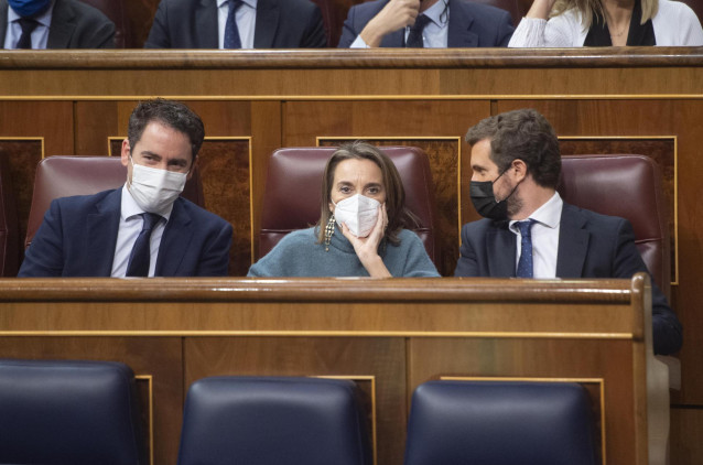 Archivo - (I-D) El secretario general del Partido Popular, Teodoro García Egea; la portavoz parlamentaria del PP, Cuca Gamarra y el presidente del PP, Pablo Casado, en una sesión plenaria en el Congreso de los Diputados