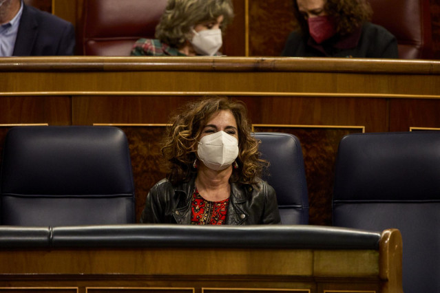 La ministra de Hacienda y Función Pública, la socialista María Jesús Montero, en una sesión plenaria en el Congreso