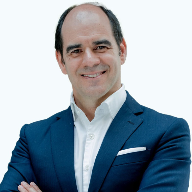 Archivo - El responsable regional de Europa y consejero delegado de Santander España, António Simões