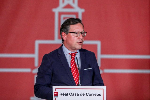 Archivo - El portavoz del Grupo Parlamentario Popular, Alfonso Serrano, comparece en la Real Casa de Correos, sede de la Presidencia de la Comunidad de Madrid, a 24 de enero de 2022, en Madrid, (España). La presidenta de la Comunidad de Madrid, Isabel Día